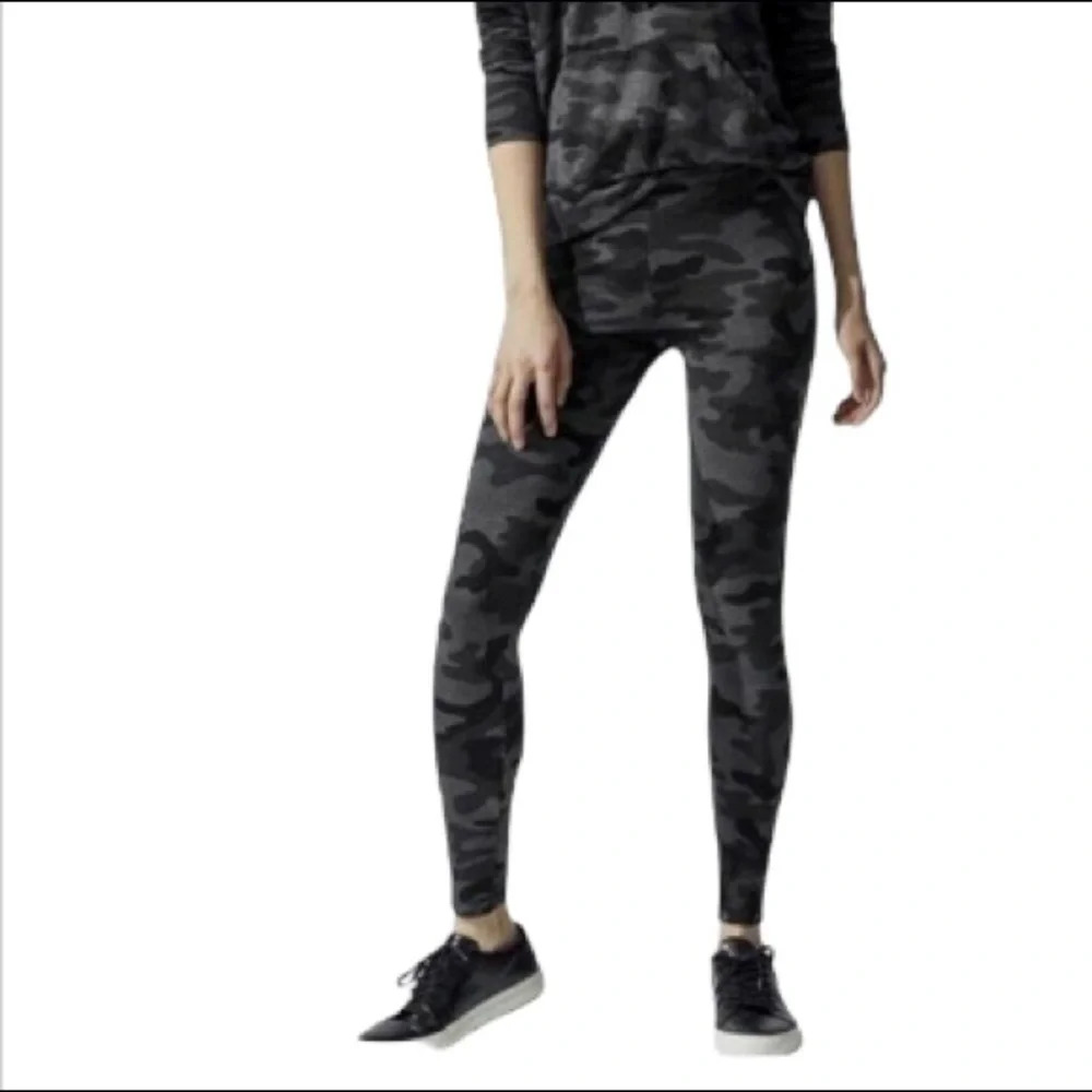 Sundry Camo Yoga Pants